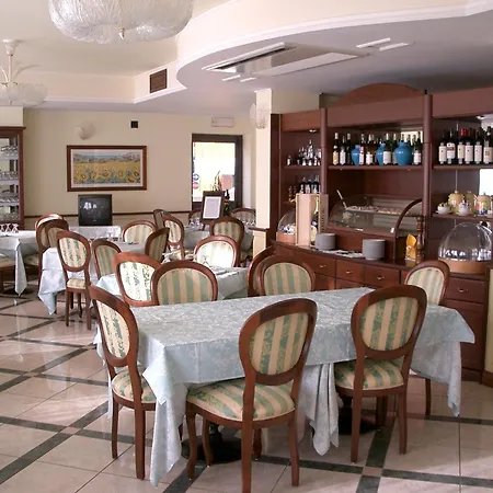 Ξενοδοχείο Stella 2000 3*