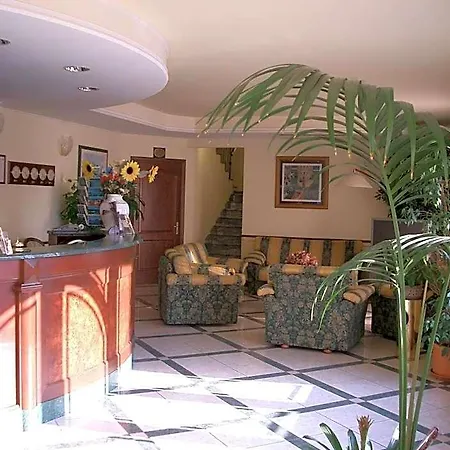 Stella 2000 Hotel 3*