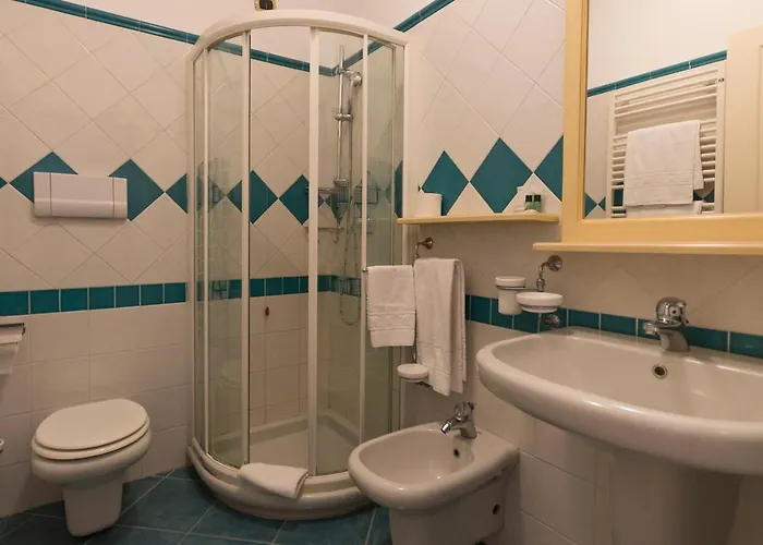 Hotell Stella 2000 3*